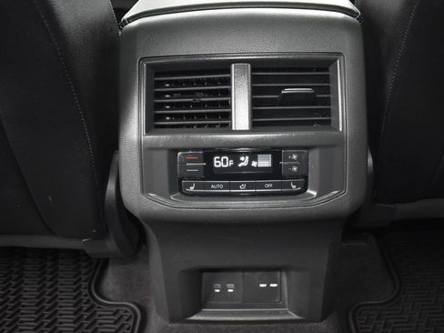 Used 2021 Volkswagen Atlas SEL Premium image 23