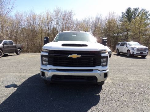 Used 2024 Chevrolet Silverado 3500 W/T w/ WT Convenience Package image 2