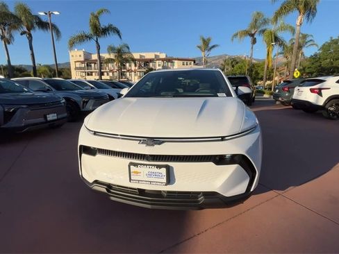 New 2026 Chevrolet Equinox EV LT image 3