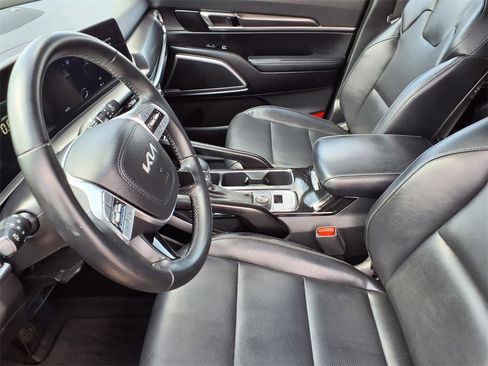 Used 2024 Kia Telluride S image 16