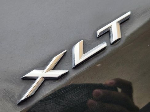 Used 2023 Ford Explorer XLT image 11