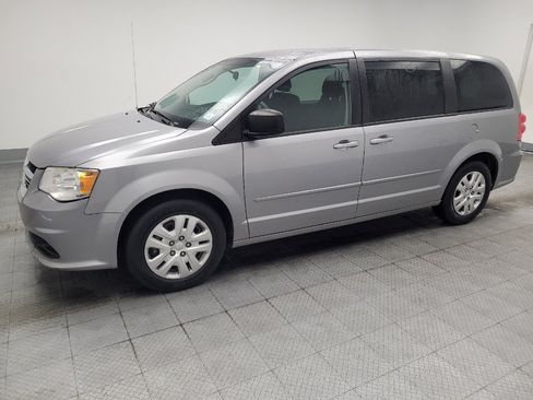 Used 2017 Dodge Grand Caravan SE w/ Power Window Group FWD image 2