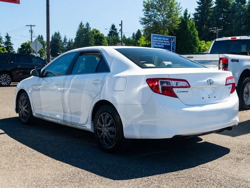 Used 2012 Toyota Camry LE FWD image 4