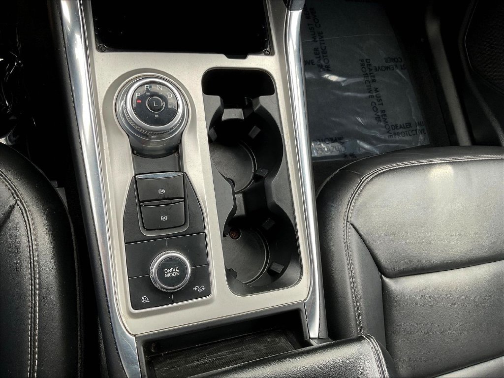 Used 2023 Ford Explorer XLT w/ Equipment Group 202A AWD/4WD image 16