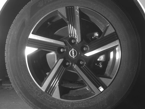 Used 2025 Nissan Sentra SV FWD image 13
