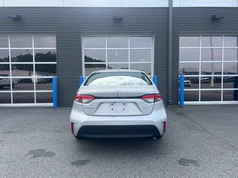 Used 2024 Toyota Corolla LE image 3