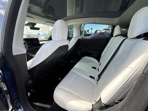 Used 2022 Tesla Model Y Performance AWD/4WD image 11