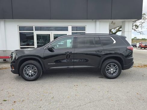Certified 2025 GMC Acadia Elevation FWD image 2