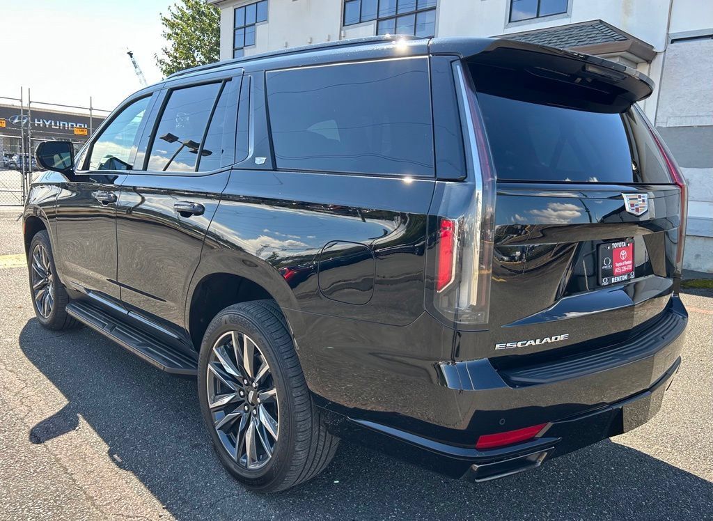 Used 2024 Cadillac Escalade Sport AWD/4WD image 7