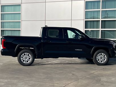 New 2026 Toyota Tundra SR5 w/ SR5 Convenience Package