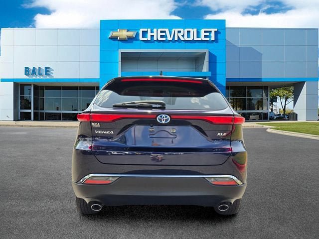 Used 2024 Toyota Venza XLE AWD/4WD image 4