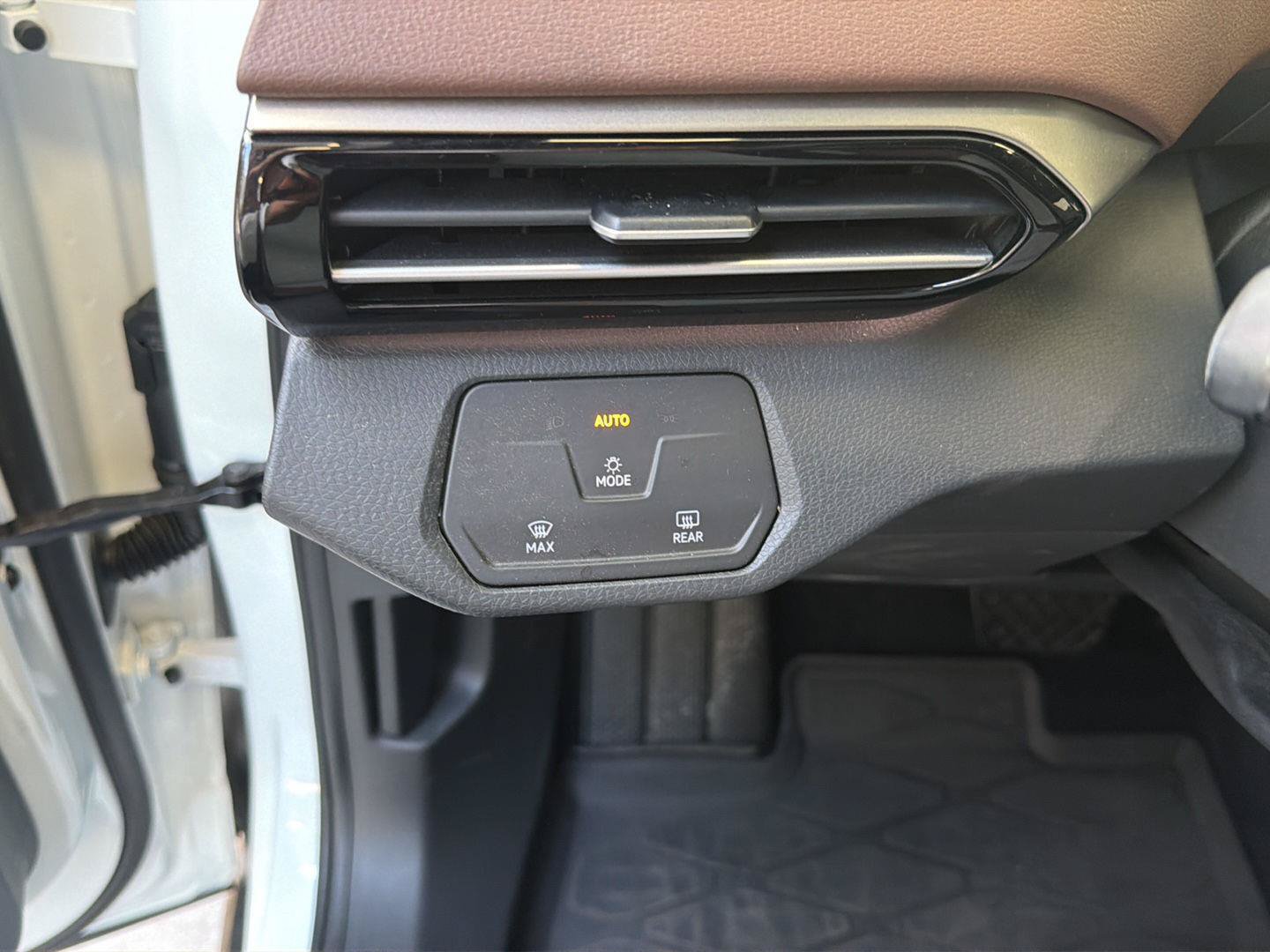 Certified 2023 Volkswagen ID.4 Pro RWD image 19