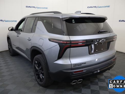 Used 2024 Chevrolet Traverse LT w/ Midnight/Sport Edition FWD image 10
