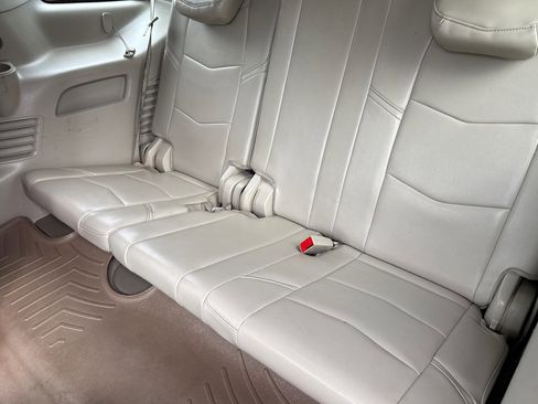 Used 2015 Cadillac Escalade Premium image 19