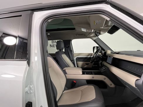 Used 2024 Land Rover Defender 110 X-Dynamic SE image 19