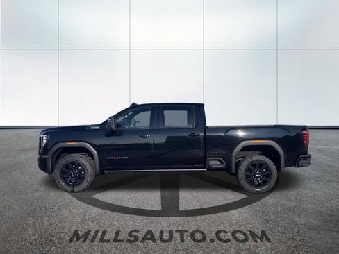 Used 2024 GMC Sierra 3500 AT4 w/ AT4 Premium Plus Package image 9