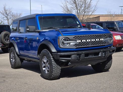 Used 2022 Ford Bronco Badlands image 2