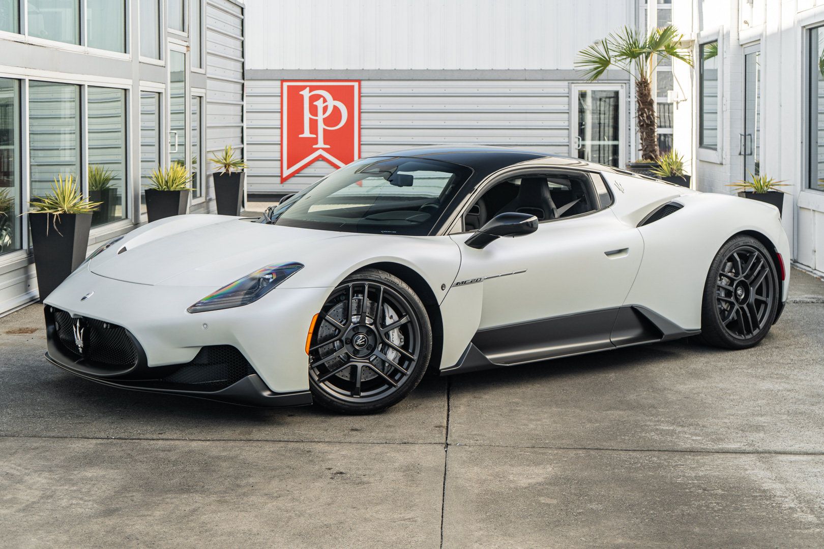 Used 2023 Maserati MC20 Coupe RWD image 2