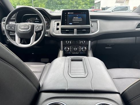 Used 2023 GMC Yukon SLT w/ SLT Luxury Package AWD/4WD image 17