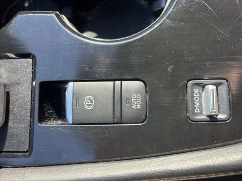 Used 2023 Nissan Rogue SL image 36