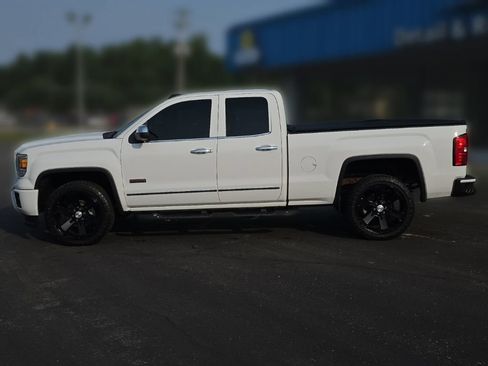 Used 2015 GMC Sierra 1500 SLT w/ All-Terrain Package AWD/4WD image 3