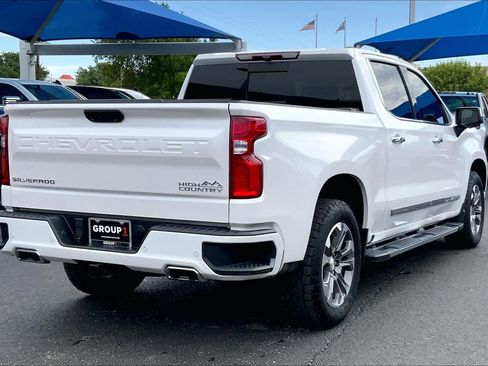 Used 2024 Chevrolet Silverado 1500 High Country w/ Z71 Off-Road Package AWD/4WD image 13