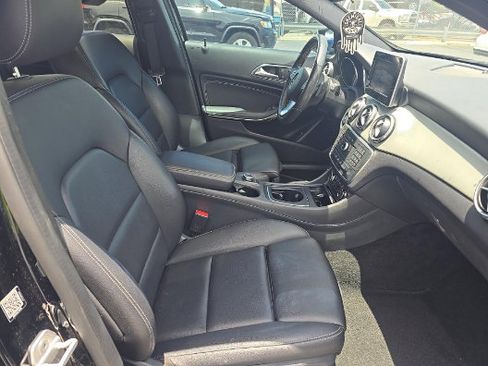 Used 2017 Mercedes-Benz GLA 250 image 4
