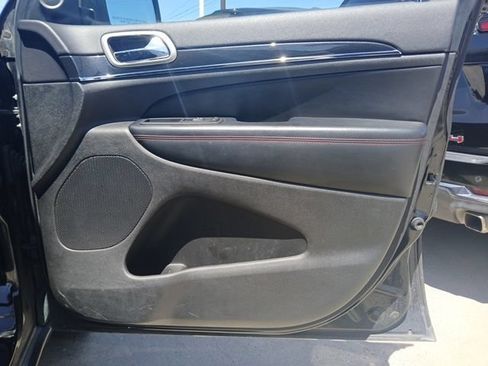 Used 2018 Jeep Grand Cherokee Trailhawk AWD/4WD image 16