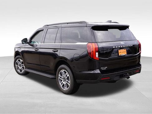 Used 2025 Ford Expedition Active AWD/4WD image 7