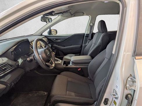 Used 2025 Subaru Outback Premium AWD/4WD image 9