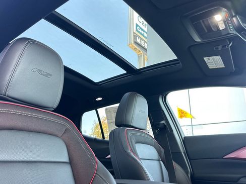 New 2025 Chevrolet Equinox EV RS w/ Active Safety Package 3 AWD/4WD image 17