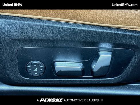 Used 2023 BMW 330i Sedan w/ Premium Package RWD image 11