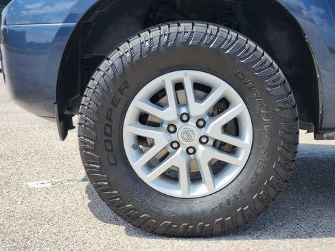 Used 2015 Nissan Frontier SV RWD image 7