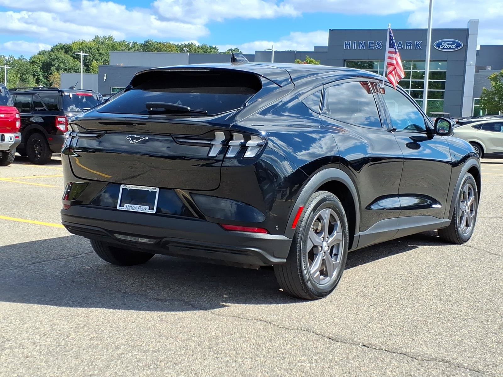 Used 2023 Ford Mustang Mach-E Select w/ Comfort Package Lite AWD/4WD image 7