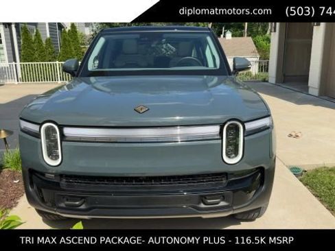Used 2026 Rivian R1S Premium AWD/4WD image 3