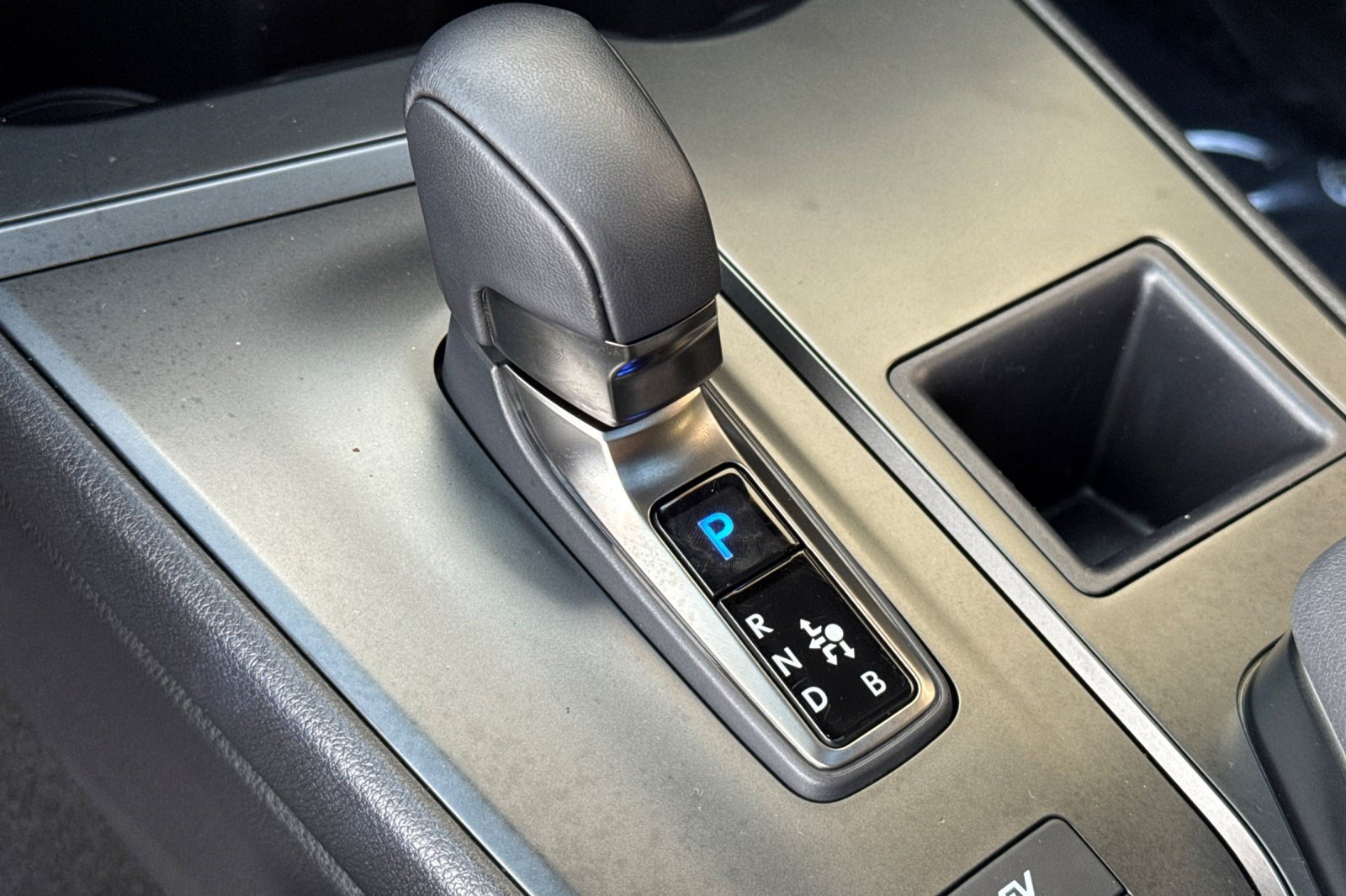 Used 2025 Lexus UX 300h FWD w/ Accessory Package (Z2) image 17