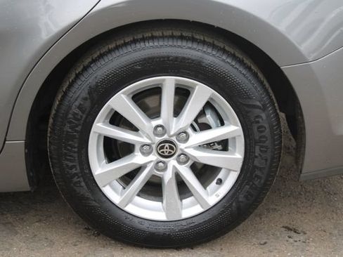Used 2025 Toyota Camry XSE FWD image 8