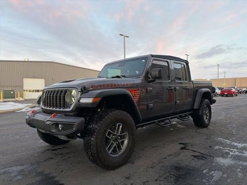 Used 2024 Jeep Gladiator Mojave w/ Convenience Group image 3