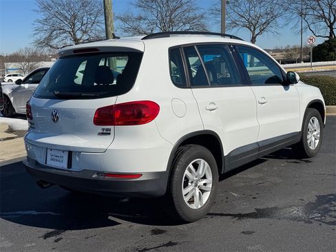 Used 2016 Volkswagen Tiguan S image 3