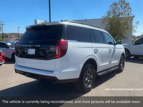 Used 2025 Ford Expedition Active AWD/4WD image 6