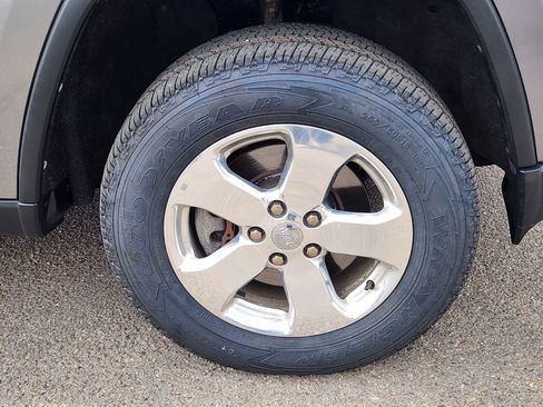 Used 2013 Jeep Grand Cherokee Limited w/ Luxury Group II image 15