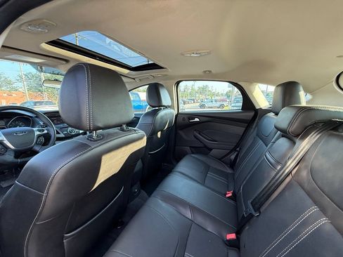 Used 2013 Ford Focus Titanium FWD image 25