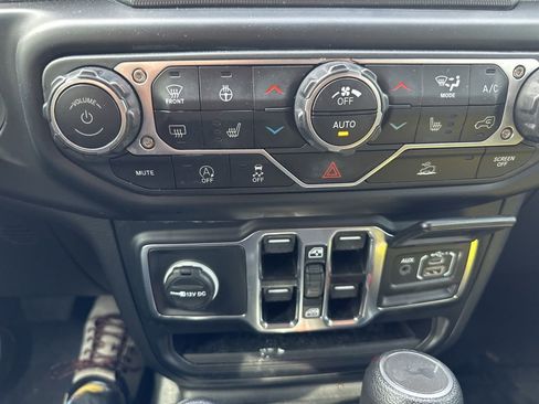 Used 2023 Jeep Wrangler Sport image 18