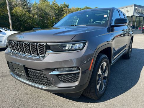 Used 2024 Jeep Grand Cherokee Limited 4xe image 9