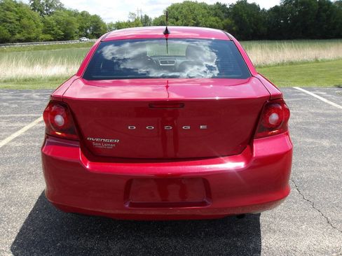 Used 2013 Dodge Avenger SE image 4