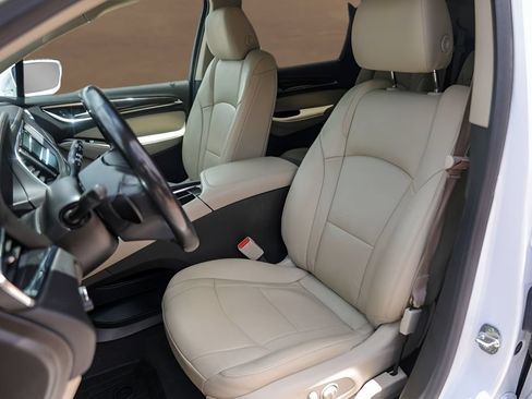 Used 2020 Buick Enclave Essence FWD image 7