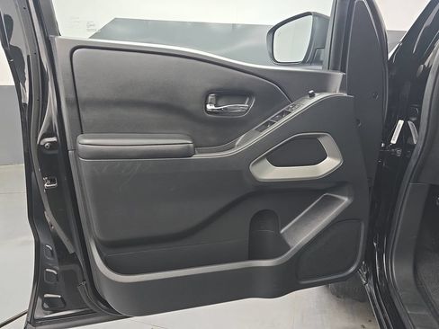 Used 2025 Nissan Frontier SV RWD image 25