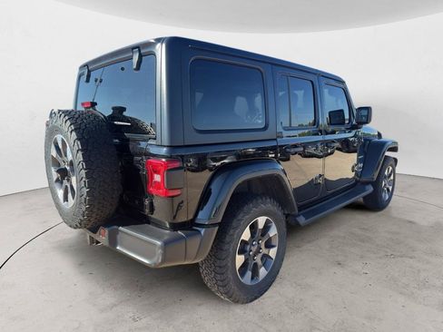 Used 2022 Jeep Wrangler Unlimited Sahara w/ LED Lighting Group AWD/4WD image 6