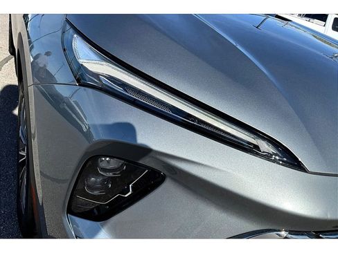 Used 2025 Buick Envision Preferred AWD/4WD image 31