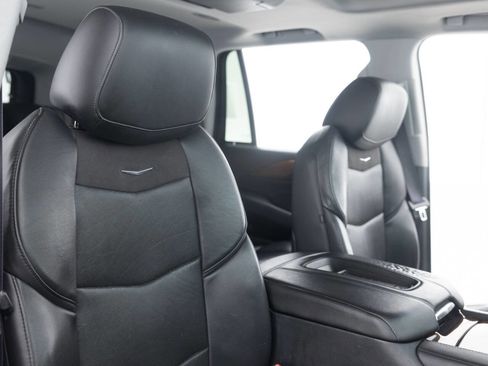 Used 2017 Cadillac Escalade Premium Luxury image 26